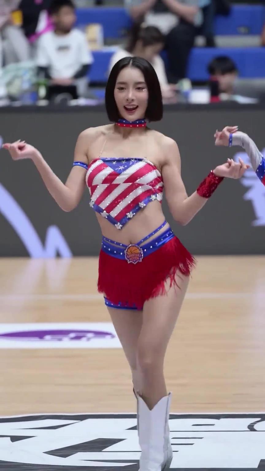 太離譜了 ！幾乎是完美女人！